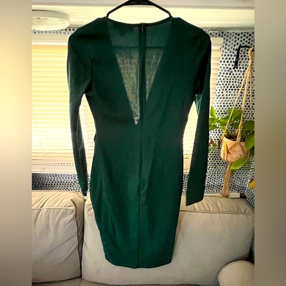 Lulu’s NWT Make It Hot Emerald Long Sleeve Low Neck Dress - Picture 3 of 4